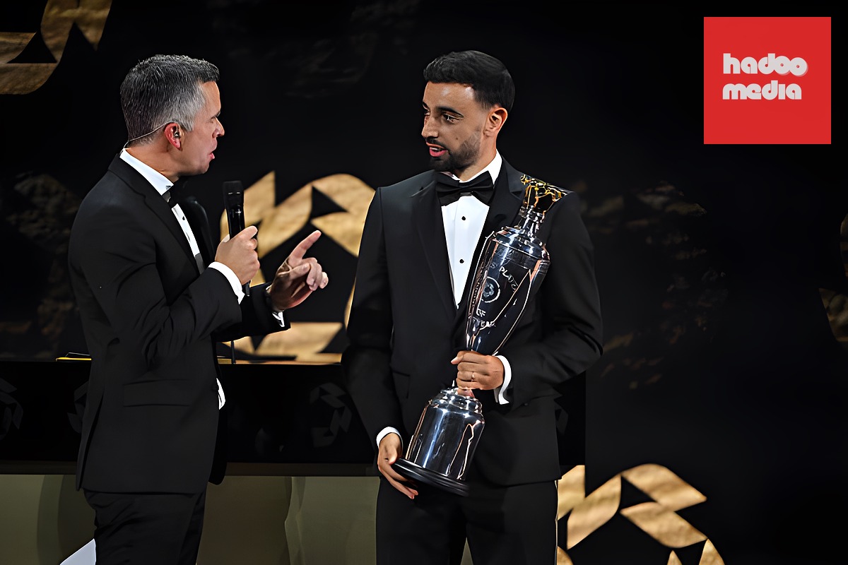 Bruno Fernandes xứng đáng được vinh danh. Ảnh: Getty Images.