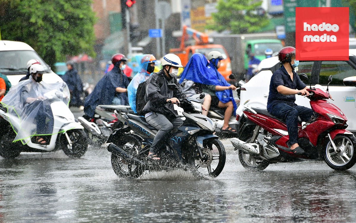 Thời tiết Nam Bộ có mưa rào bất chợt - Ảnh: DUYÊN PHAN