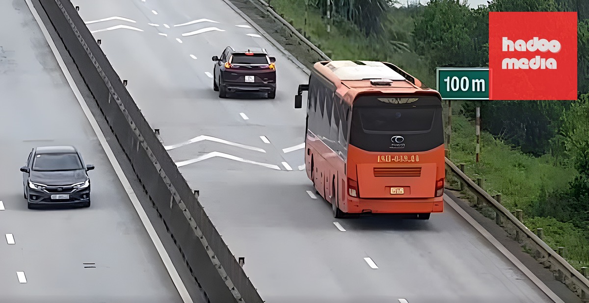 Hình ảnh xe khách không giữ khoảng cách bị camera AI ghi lại. Ảnh: Cục CSGT