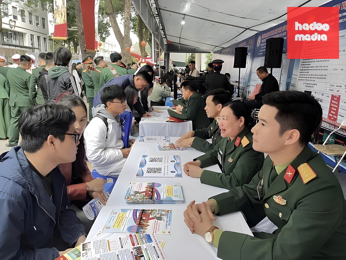Chính phủ ban hành nghị định quy định liên quan tới chế độ trợ cấp cho sĩ quan, quân nhân chuyên nghiệp khi nghỉ hưu - Ảnh: T.TR