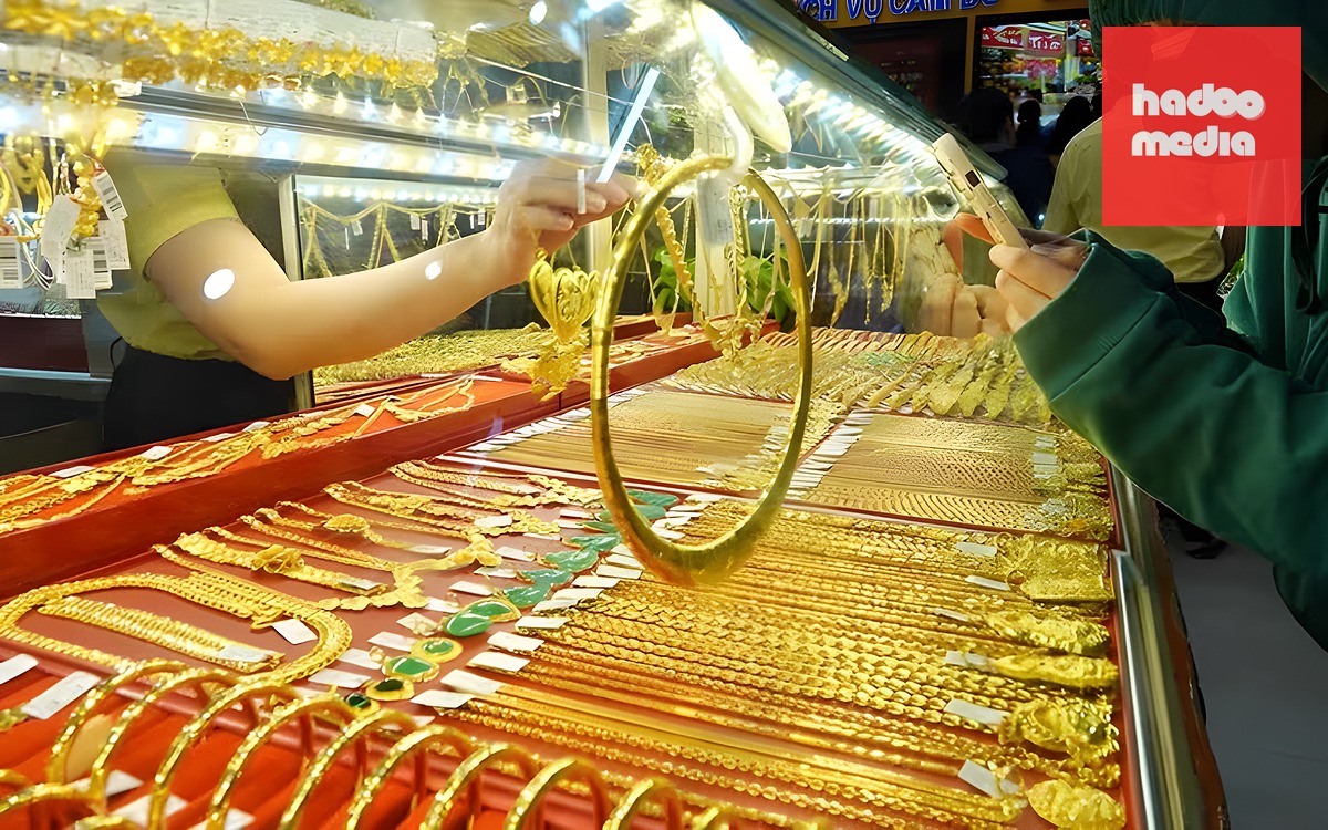 Đọc nhanh 27-8: Giá vàng tăng trở lại; lãi suất liên ngân hàng qua đêm giảm mạnh còn 2,5% - Ảnh 2.