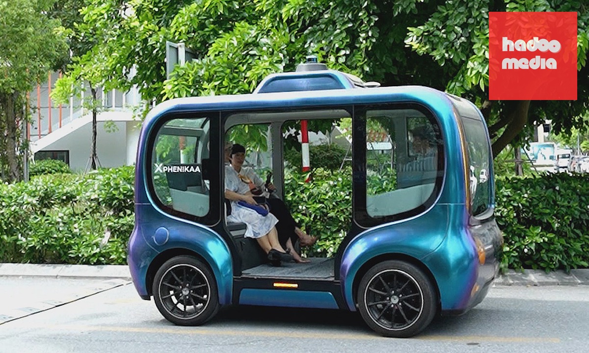 Xe tự hành thử nghiệm trong Khu Công nghệ cao Hòa Lạc. Ảnh: Lộc Chung