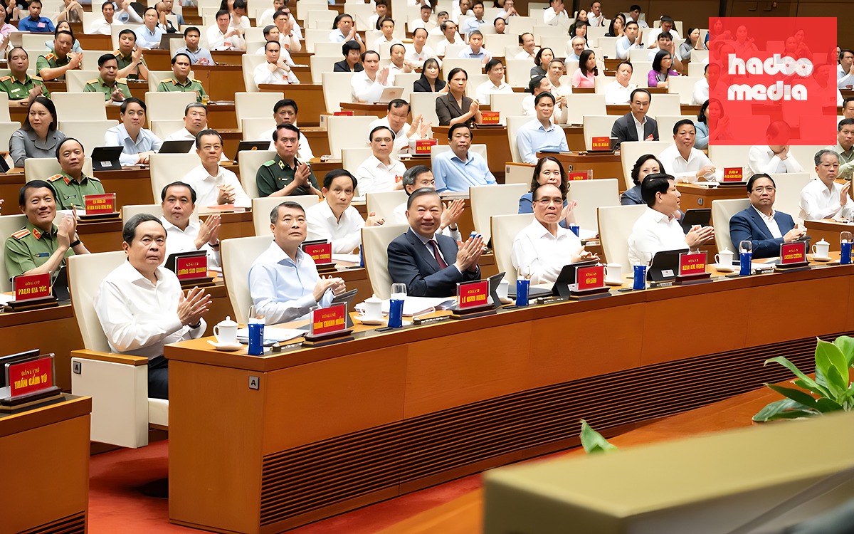 Bộ Chính trị: Đến 2030, TP.HCM giữ vai trò đầu tàu, phát triển ngang tầm các thành phố lớn trong khu vực châu Á - Ảnh 2.