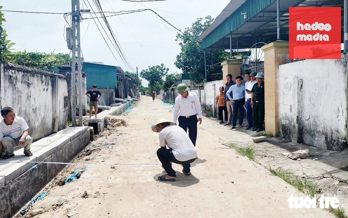 Người dân quê Bác đồng lòng hiến đất mở rộng đường làng