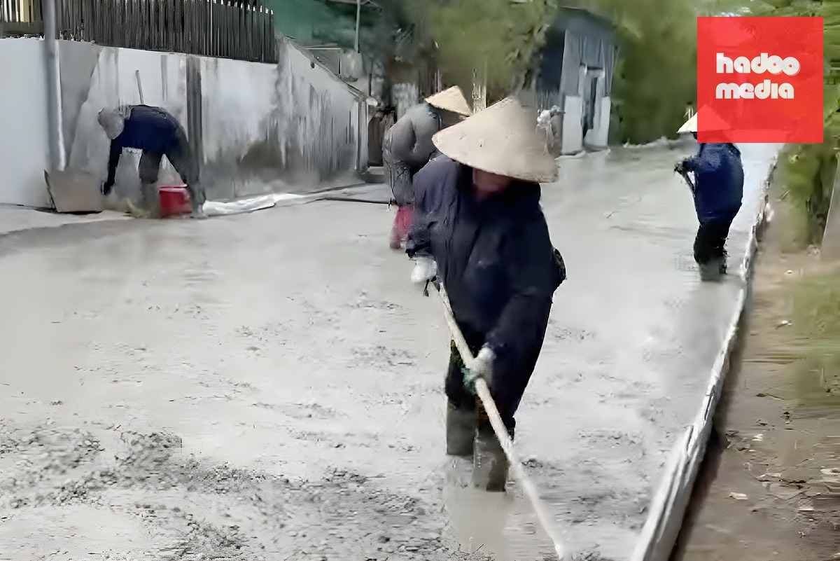 Người dân quê Bác đồng lòng hiến đất mở rộng đường làng
