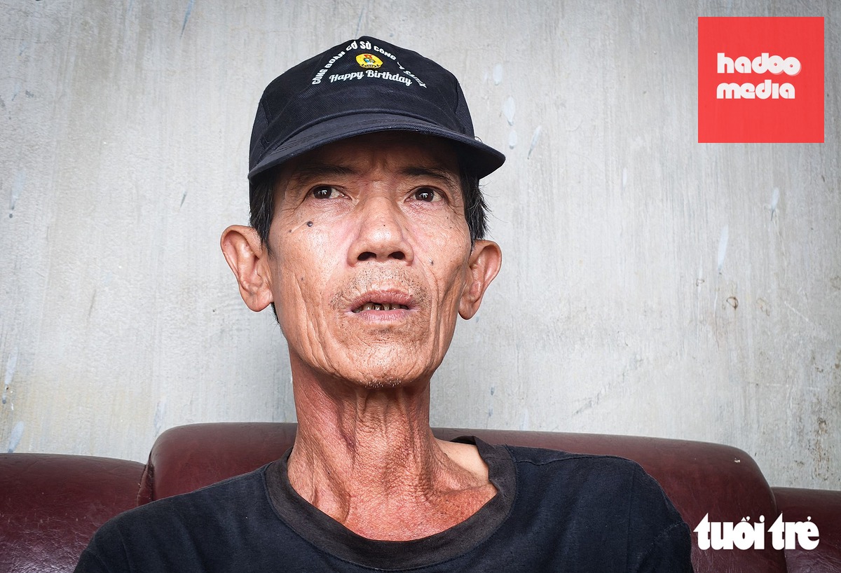 Ông Lê Đình Lụa (58 tuổi) - anh chồng bà K., kể về cô em dâu xấu số của mình - Ảnh: TẤN LỰC