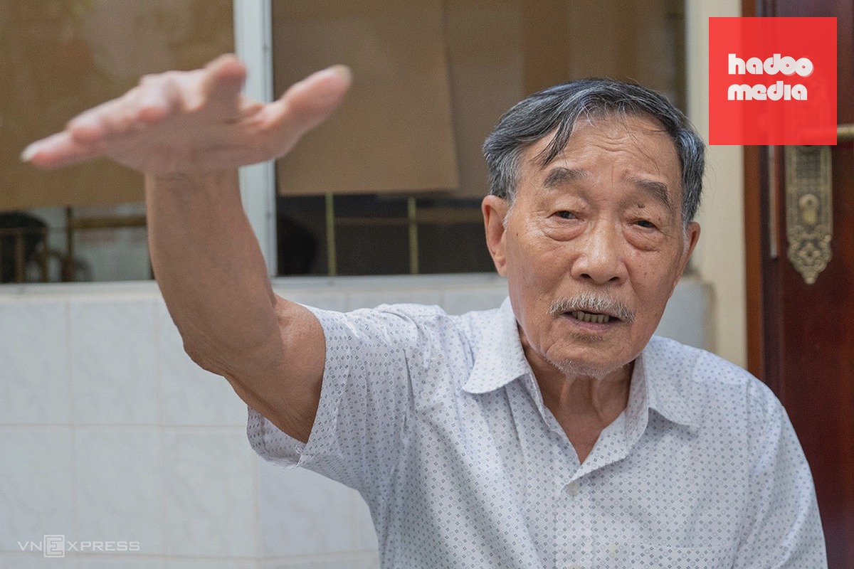 Đại tá Nguyễn Lành mô tả cách "đánh gấp" do mình sáng tạo chiến thuật. Ảnh: Nguyễn Đông