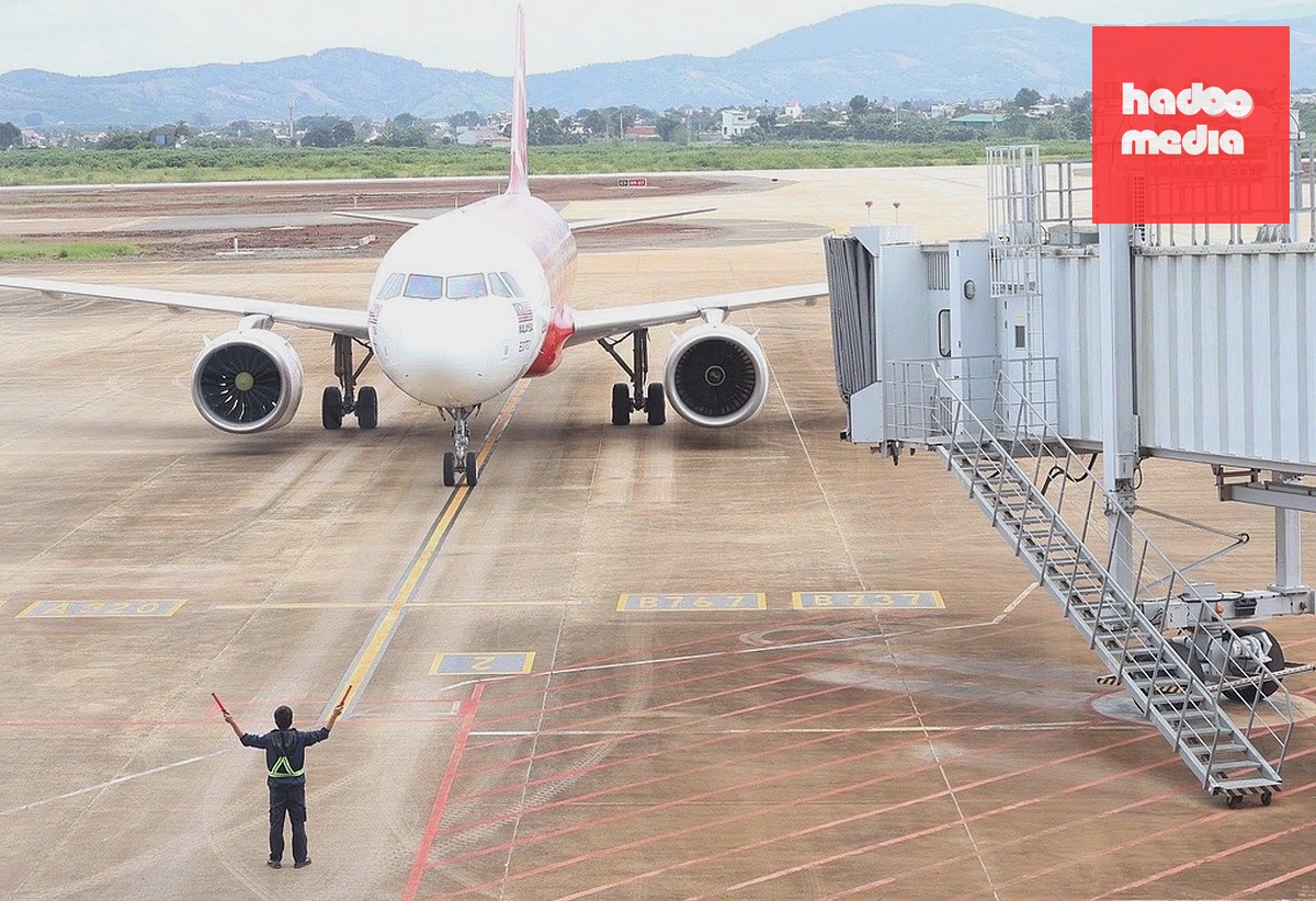 Chuyến bay quốc tế đầu tiên trở lại Liên Khương có 137 hành khách. Ảnh: Chi Yêng