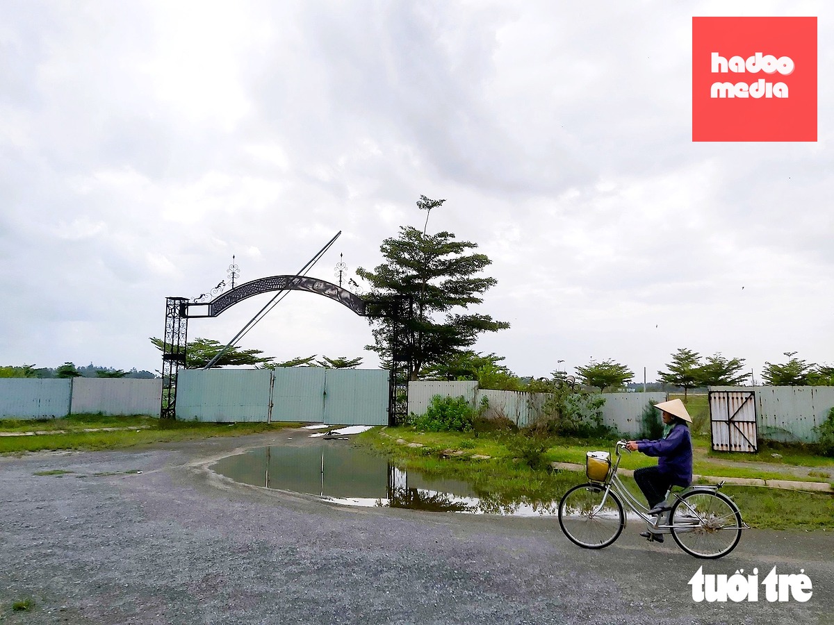 Phía trước cổng dự án Hera Complex Riverside - Ảnh: ĐOÀN CƯỜNG