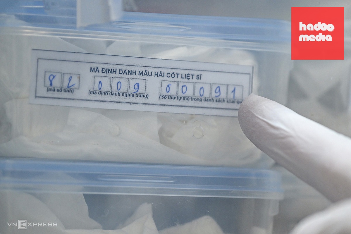 Mẫu hài cốt liệt sĩ được bảo quản tại Trung tâm Giám định ADN, Viện Sinh học, Viện Hàn lâm Khoa học và Công nghệ Việt Nam chờ giám định. Ảnh: Giang Huy