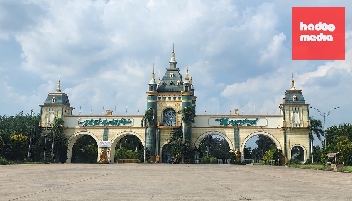 Dự án khu dân cư nhà vườn Thạnh Đức là một trong những dự án tái định cư của khu phức hợp giải trí Khang Thông (thường được gọi là dự án Happyland) tại xã Bình Đức, Tây Ninh của Công ty Phú An. Đây cũng là dự án liên quan đến việc thi hành án kéo dài nhiều năm qua mà Thi hành án dân sự tỉnh Tây Ninh đang thực hiện - Ảnh: SƠN LÂM