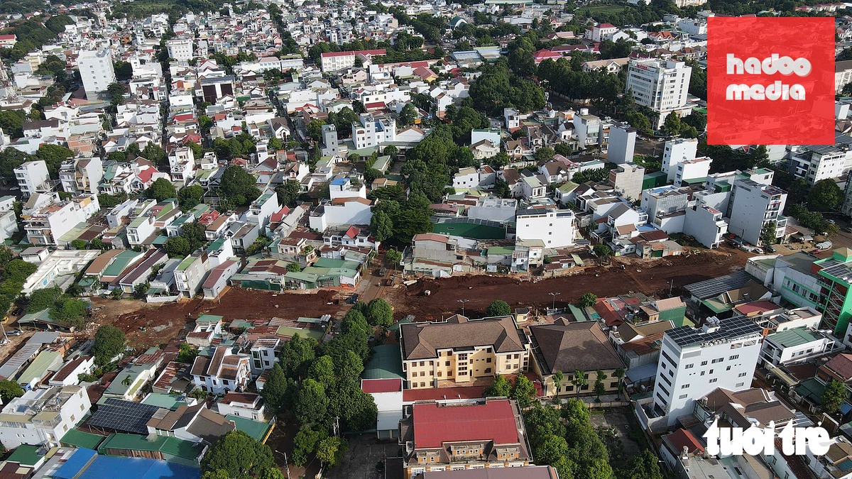 Dự án đường Tôn Đức Thắng xuyên TP Buôn Ma Thuột cũ là điểm nghẽn giải phóng mặt bằng nhiều năm, nay được tháo gỡ - Ảnh: TÂM AN