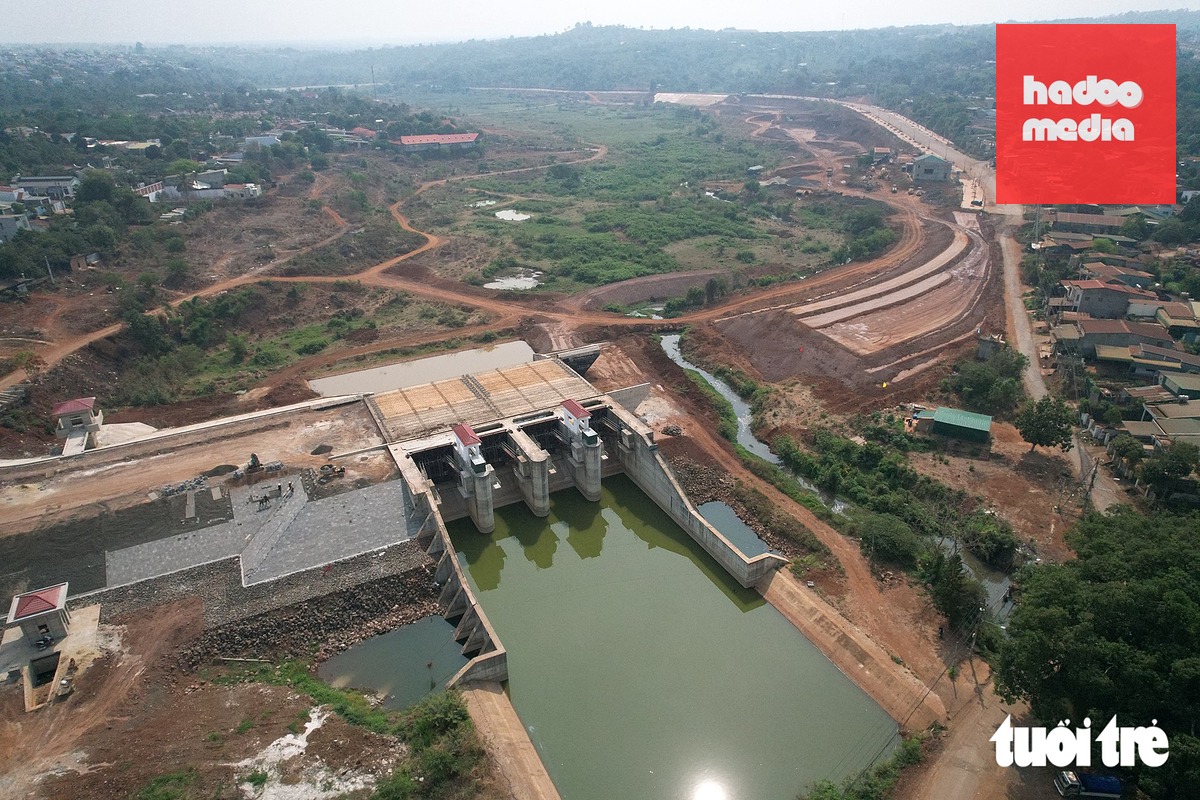 Hồ Ea Tam ngay trung tâm TP Buôn Ma Thuột cũ ì ạch giải phóng mặt bằng, nay đã hoàn thành - Ảnh: TÂM AN