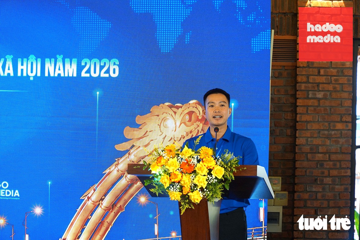 Anh Trần Công Huế chia sẻ tại buổi gặp mặt - Ảnh: ĐOÀN CƯỜNG