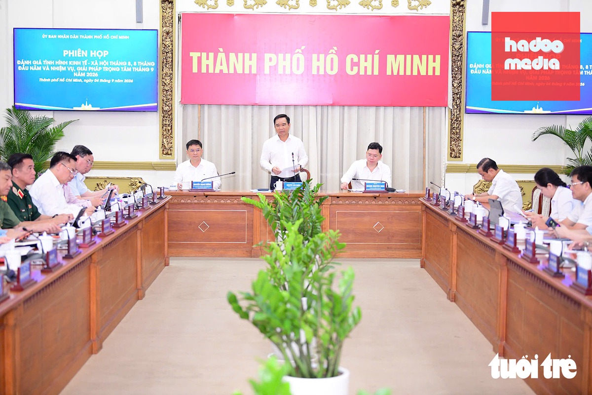 UBND TP.HCM tổ chức hội nghị kinh tế - xã hội tháng 8, triển khai nhiệm vụ tháng 9 sáng 4-9 - Ảnh: QUANG ĐỊNH