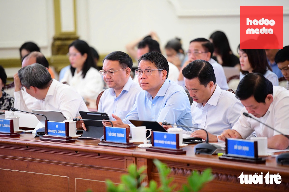 Các đại biểu tham dự cuộc họp sáng 4-9 - Ảnh: QUANG ĐỊNH