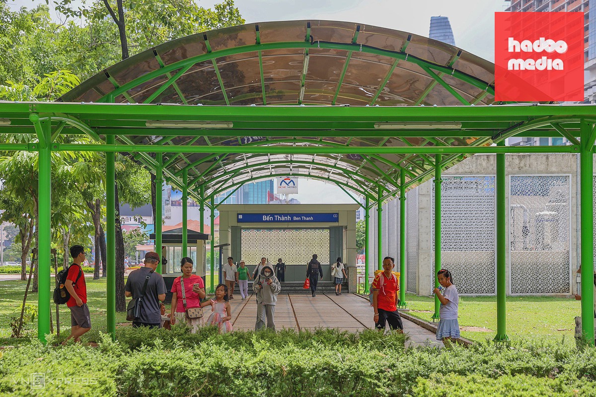 Mái che thông minh nối bến xe buýt với ga metro Bến Thành