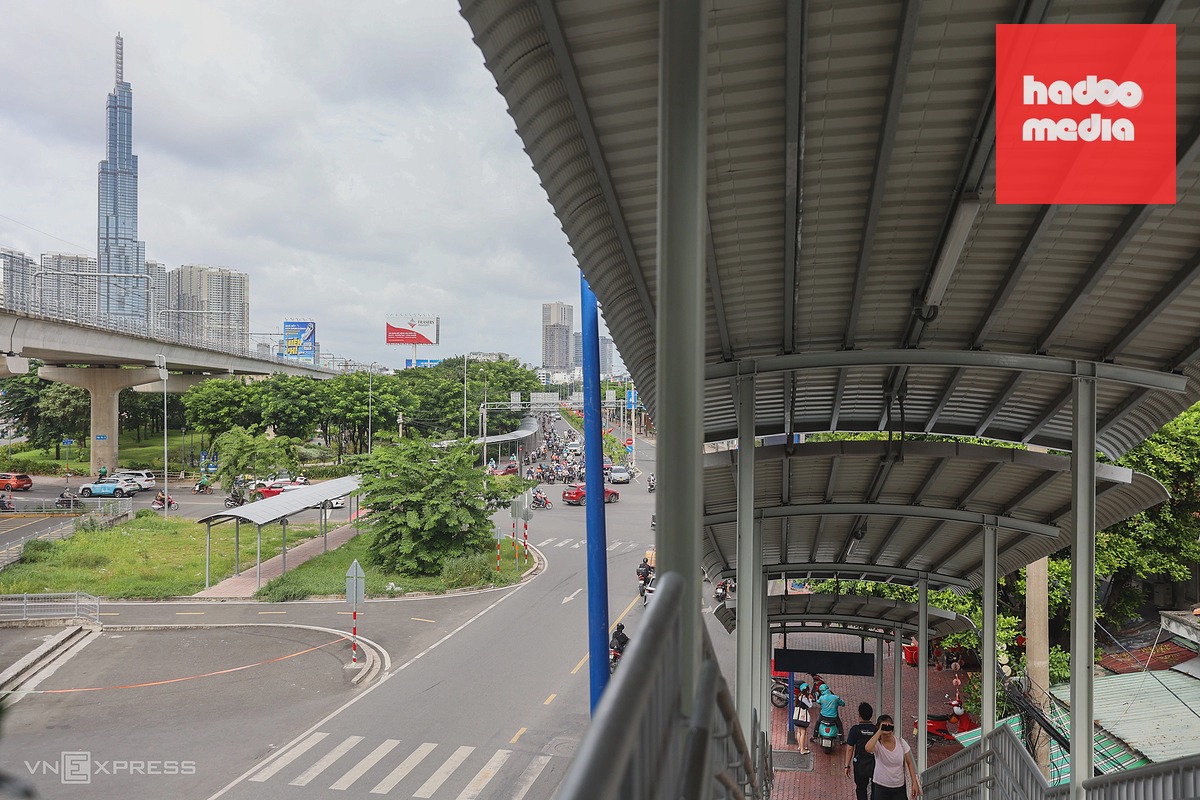 Mái che thông minh nối bến xe buýt với ga metro Bến Thành