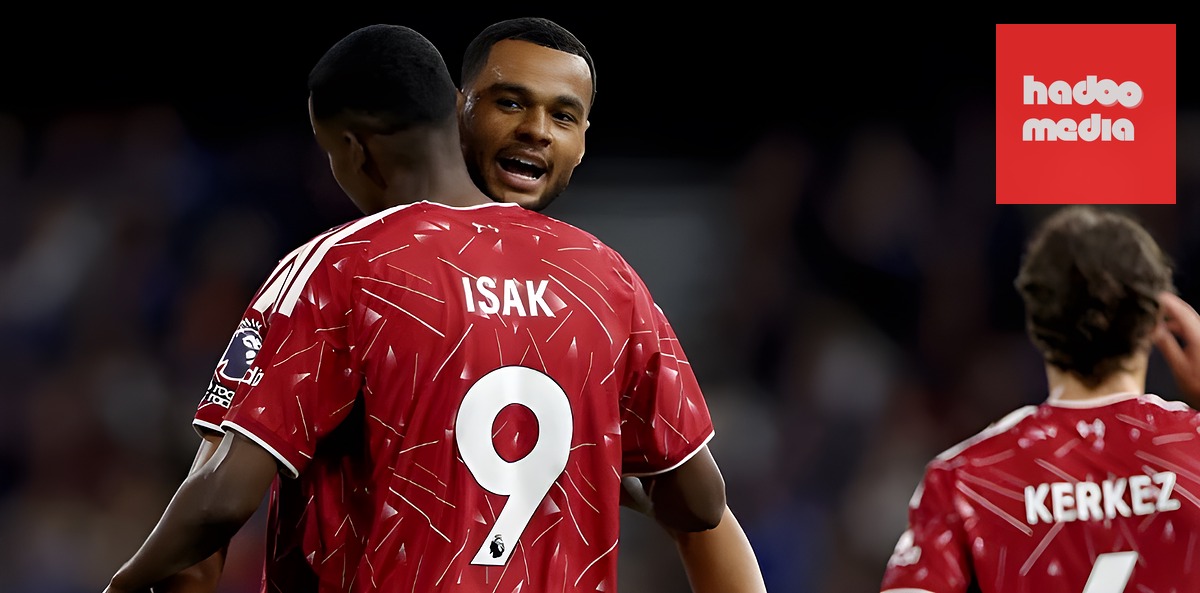 Alexander Isak và Gakpo tỏa sáng. Ảnh: Justin Setterfield/Getty Images.