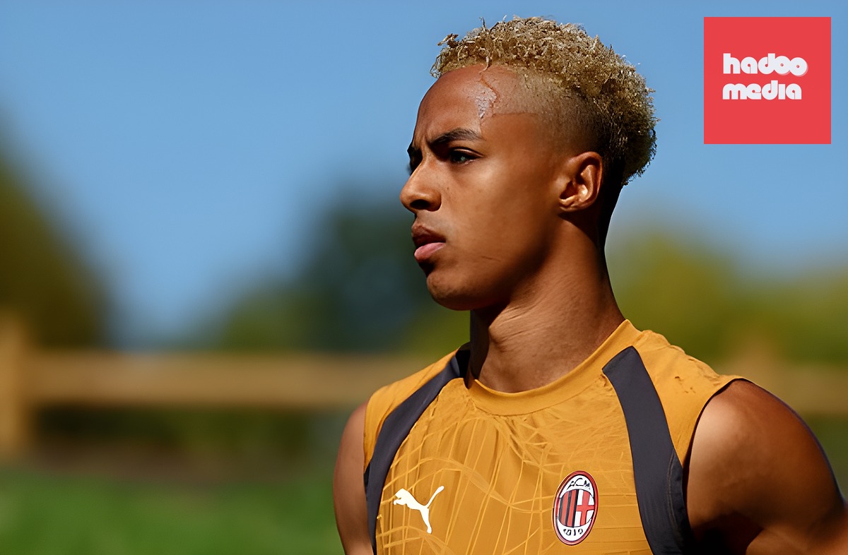 Hutchinson tập luyện trong màu áo Milan. Ảnh: Giuseppe Cottini/AC Milan via Getty Images.