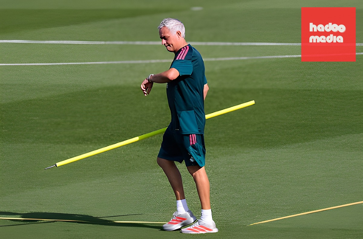 Mourinho sẽ chạm trán với CLB cũ - Inter Milan ngay trong lượt trận mở đầu vòng phân hạng Champions League. Ảnh: Dennis Agyeman/Europa Press via Getty Images.