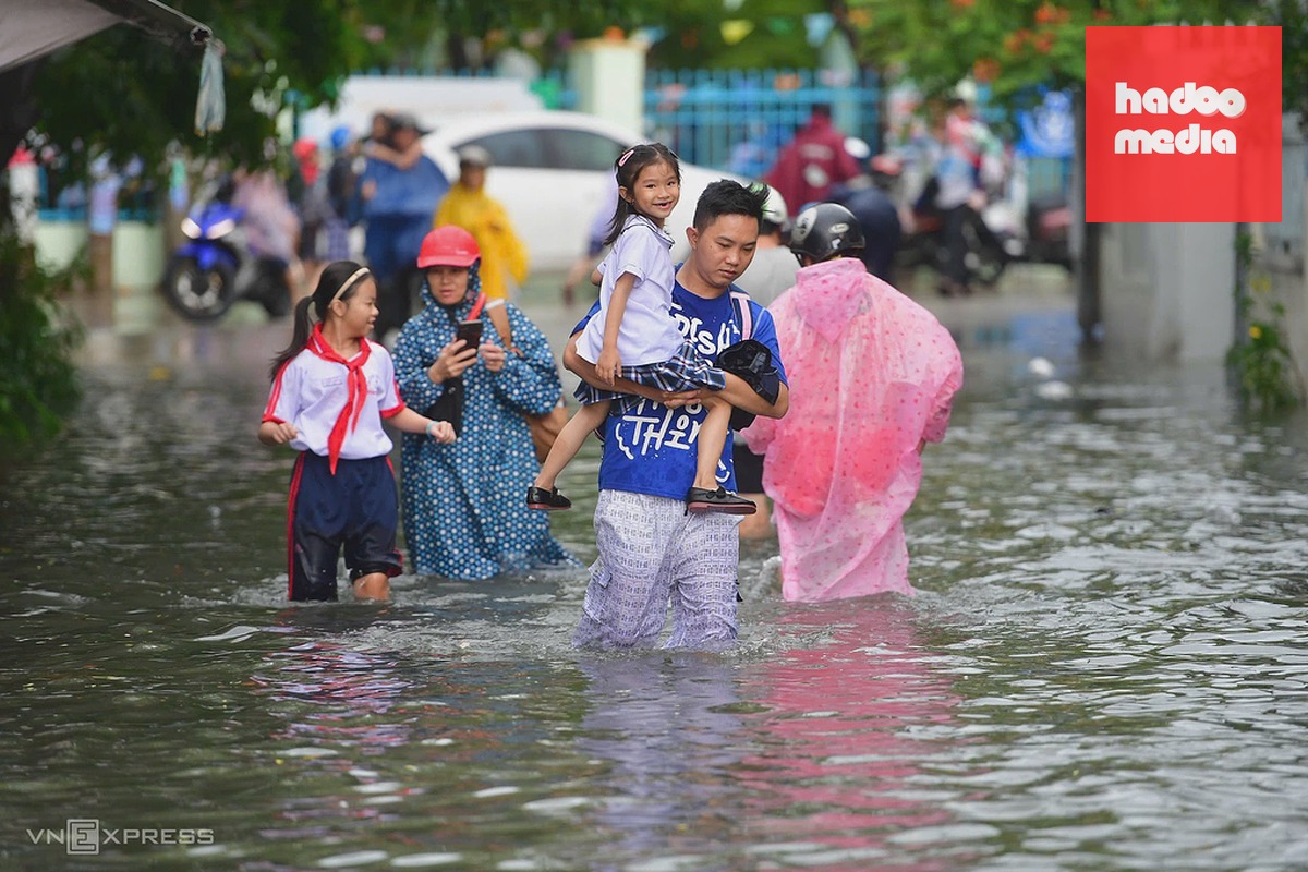 Mưa lớn gây ngập tại Khánh Hòa tháng 12/2025. Ảnh: Thanh Tùng