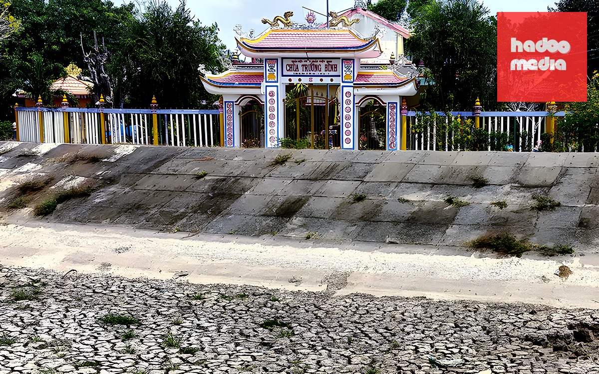 Mưa lũ dâng nhanh trong đêm, Quảng Trị di dời hàng trăm hộ dân ở xã biên giới - Ảnh 2.