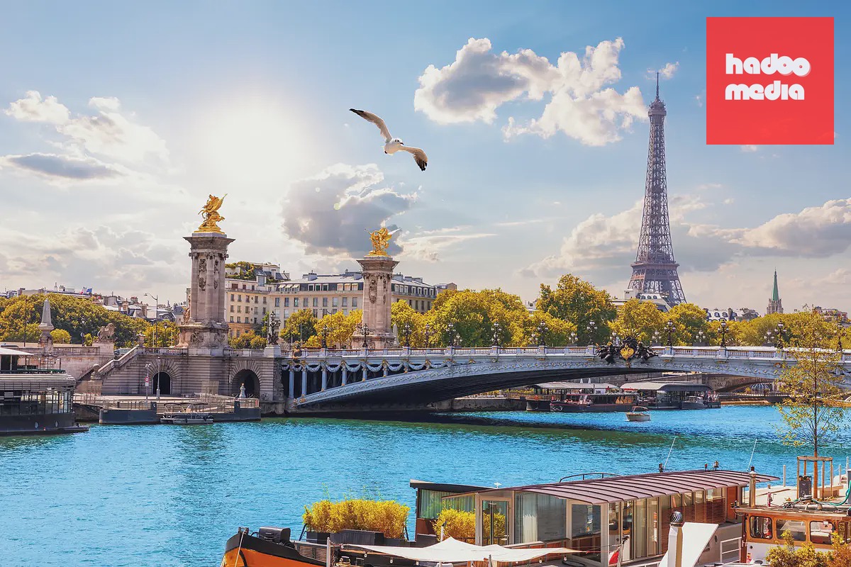 Paříž je velmi půvabná, a proto i značně turisticky exponovaná.