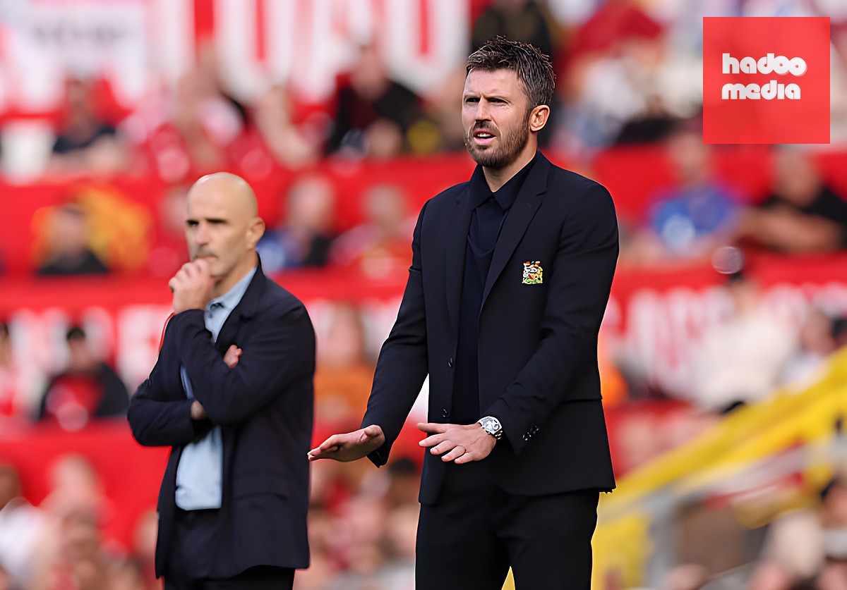 Michael Carrick gây thất vọng trong trận đấu với Manchester City. Ảnh: Carl Recine/Getty Images