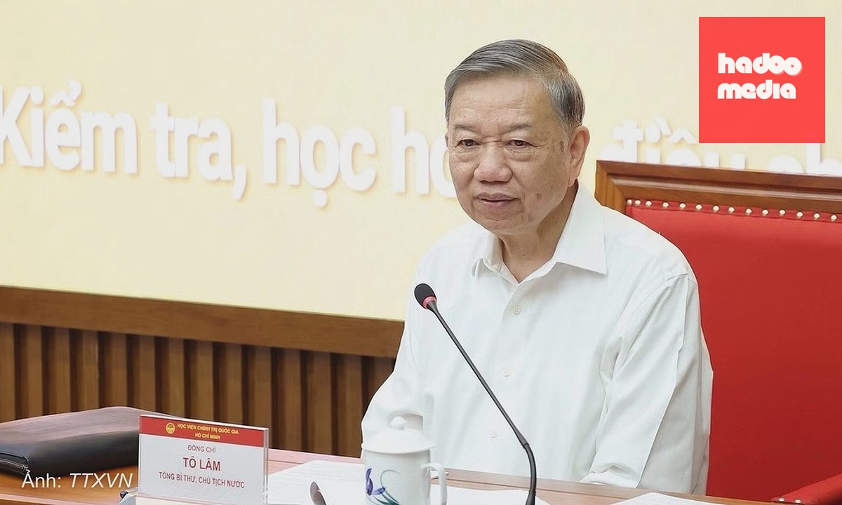Tổng Bí thư, Chủ tịch nước Tô Lâm truyền đạt chuyên đề tại lớp bồi dưỡng, cập nhật kiến thức với Ủy viên Trung ương Đảng khóa 14, sáng 14/9. Ảnh: TTXVN