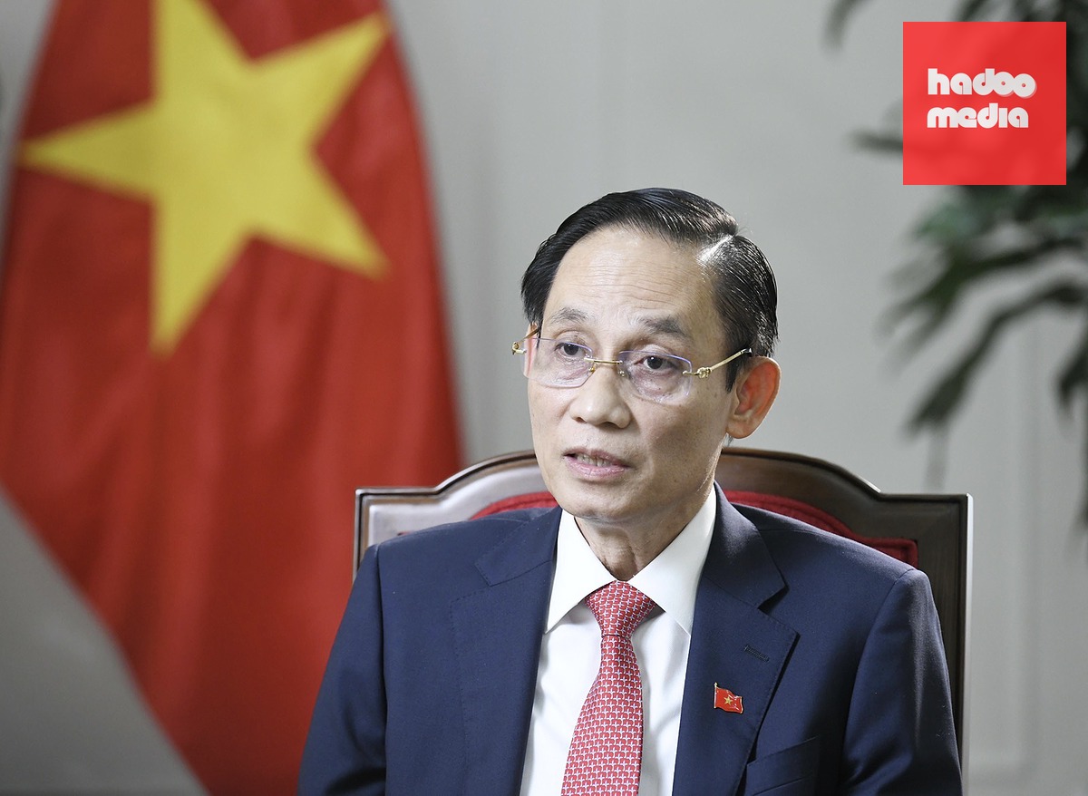 Bộ trưởng Bộ Ngoại giao Lê Hoài Trung trả lời báo chí về kết quả chuyến công tác dự Hội nghị thượng đỉnh BRICS tại Ấn Độ của Thủ tướng Lê Minh Hưng - Ảnh: Bộ Ngoại giao