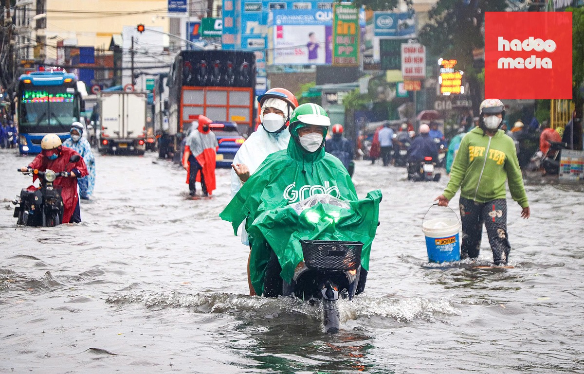 TP.HCM và Nam Bộ có đợt mưa lớn từ ngày mai - Ảnh: LÊ PHAN