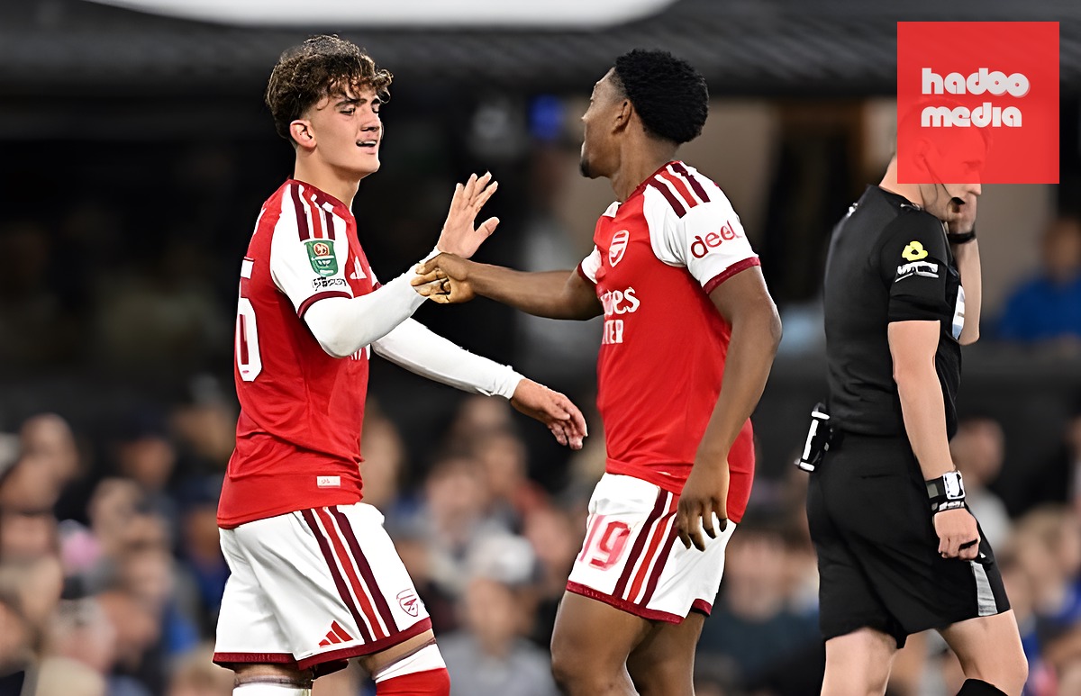 Thần đồng Dowman lại ghi dấu ấn với cú đúp bàn thắng. Ảnh: David Price/Arsenal FC via Getty Images.