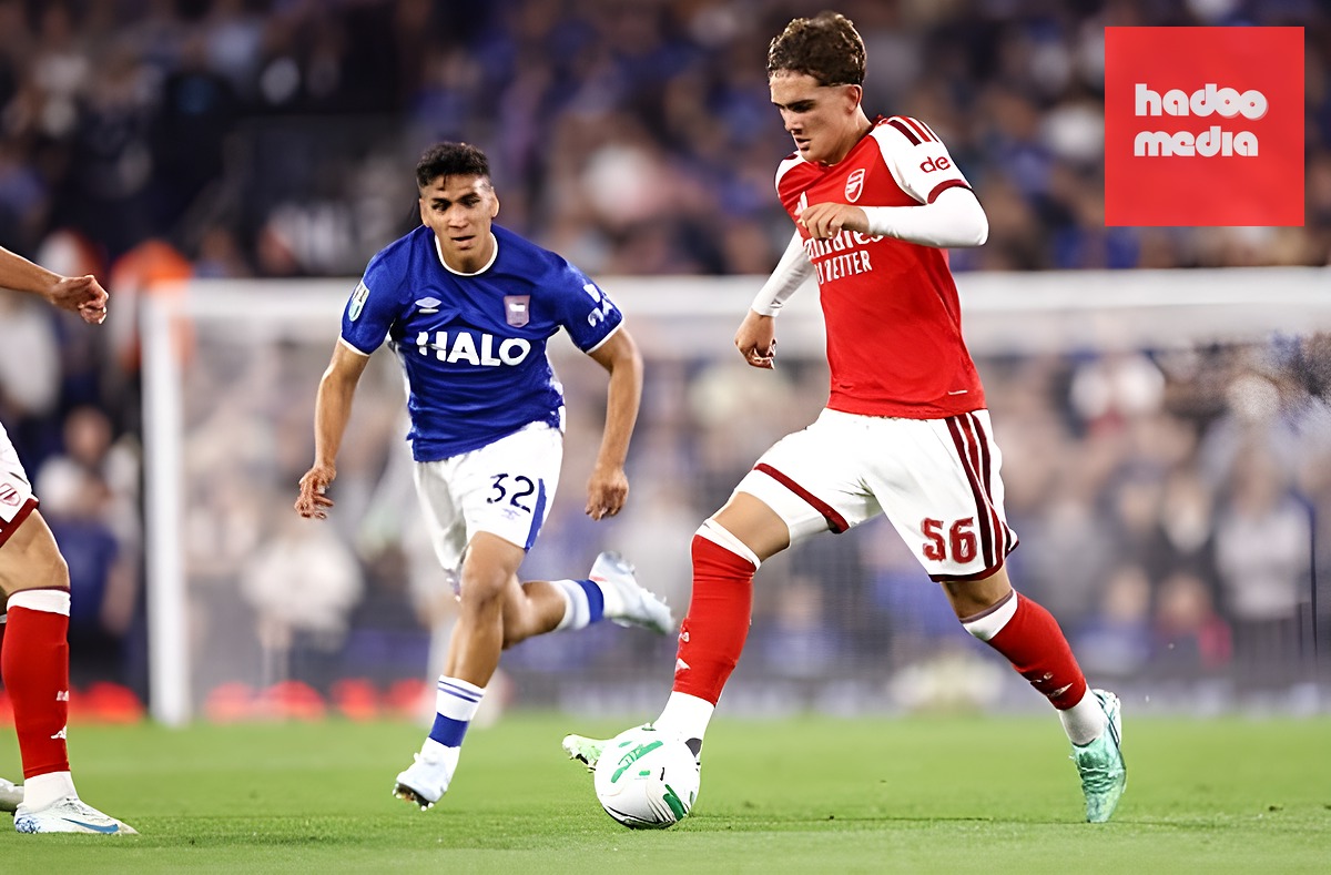 Arteta vẫn rất cẩn trọng khi sử dụng thần đồng này. Ảnh: Jacques Feeney/Offside/Offside via Getty Images.