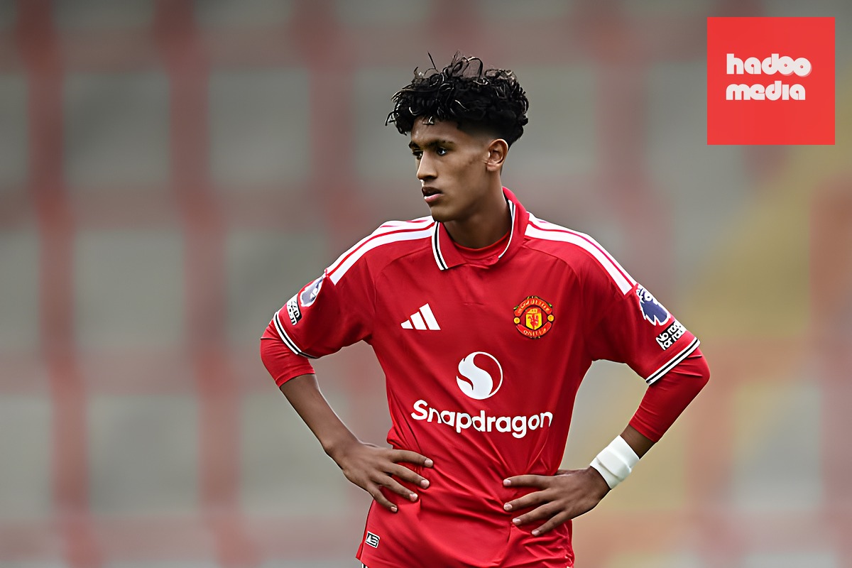JJ Gabriel được nhiều đội bóng lớn quan tâm. Ảnh: Manchester United/Getty Images