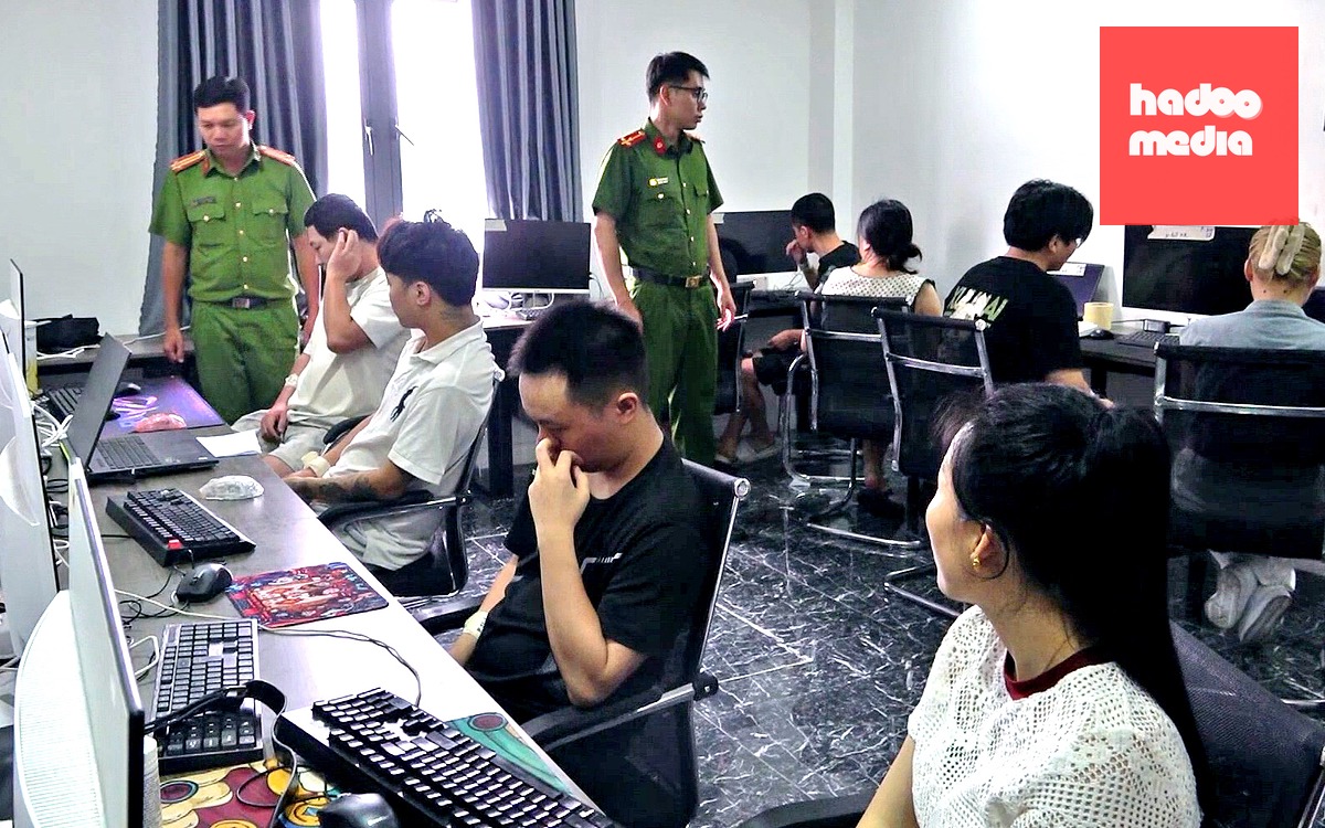 Công an sang Lào bắt gọn ổ nhóm lừa đảo qua mạng, chiếm đoạt 1.500 tỉ đồng của hàng ngàn người Việt - Ảnh 2.