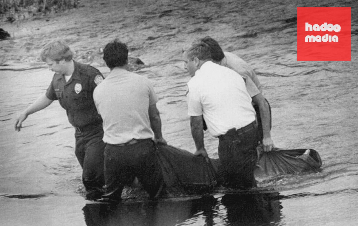 Thi thể Wendy Coffield được đưa lên khỏi Sông Xanh vào năm 1982. Ảnh: Historylink