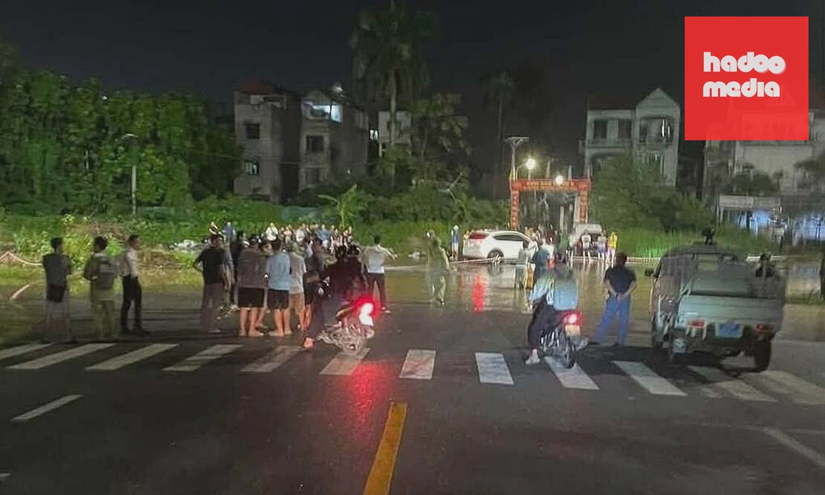 Công an phong tỏa khu vực tìm kiếm tối 17/9. Ảnh: Xuân Hoa
