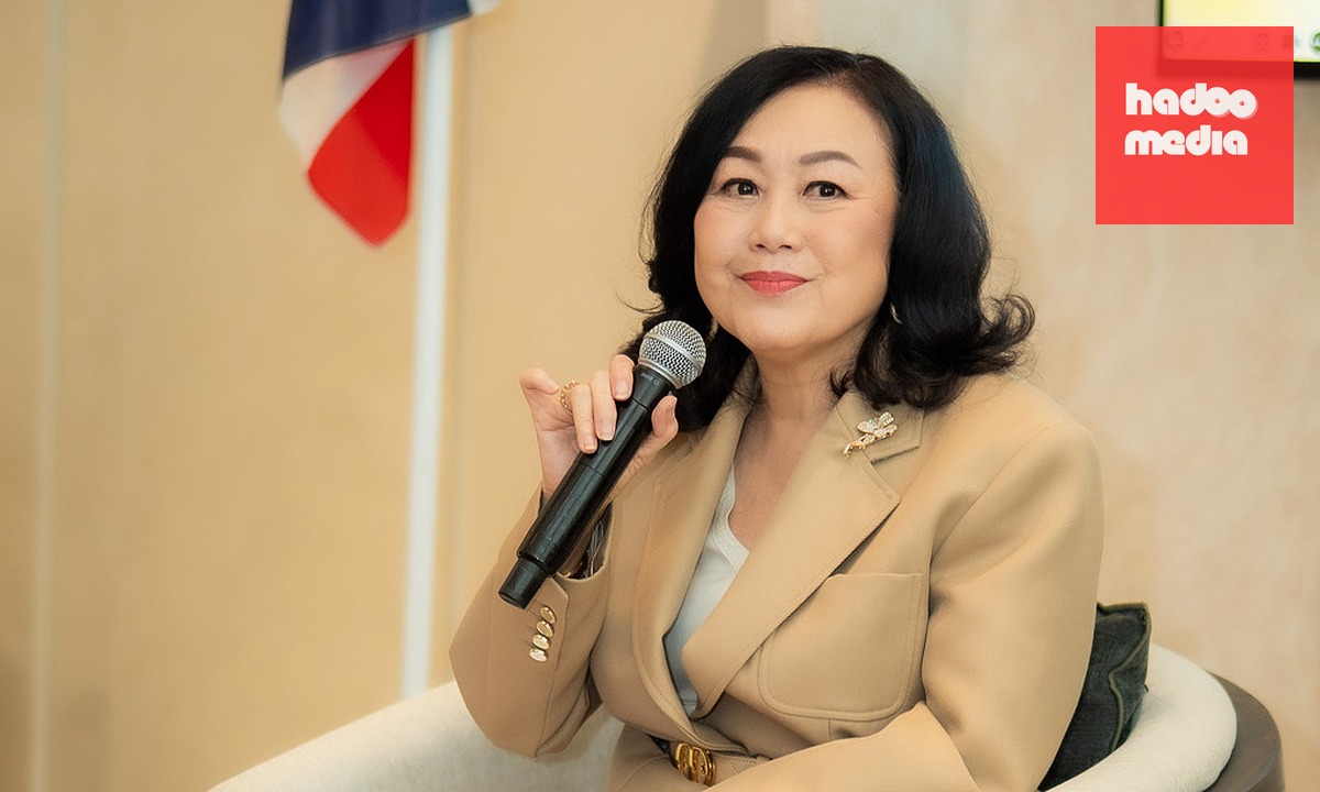 Bà Wallaya Chirathivat, Chủ tịch Central Group tại họp báo sáng 17/9. Ảnh tập đoàn cung cấp