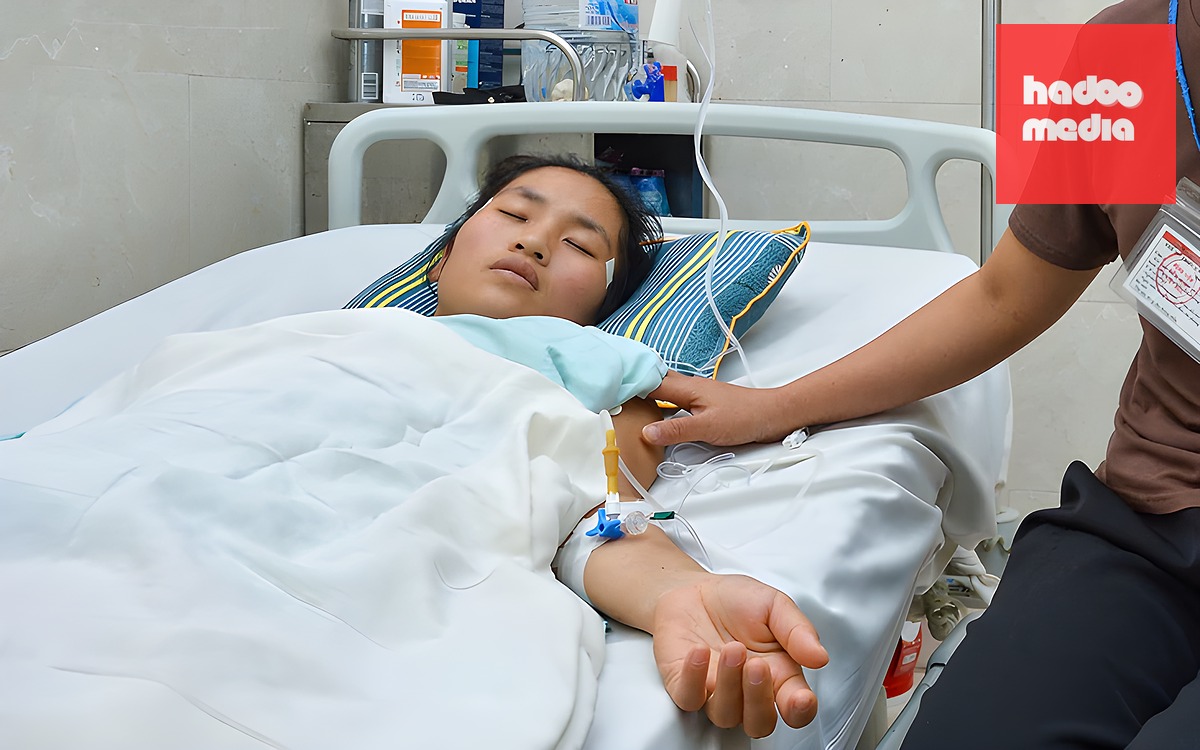 Chủ tịch nước tặng thưởng Huân chương Dũng cảm cho cô giáo Hoàng Thị Hiền - Ảnh 2.