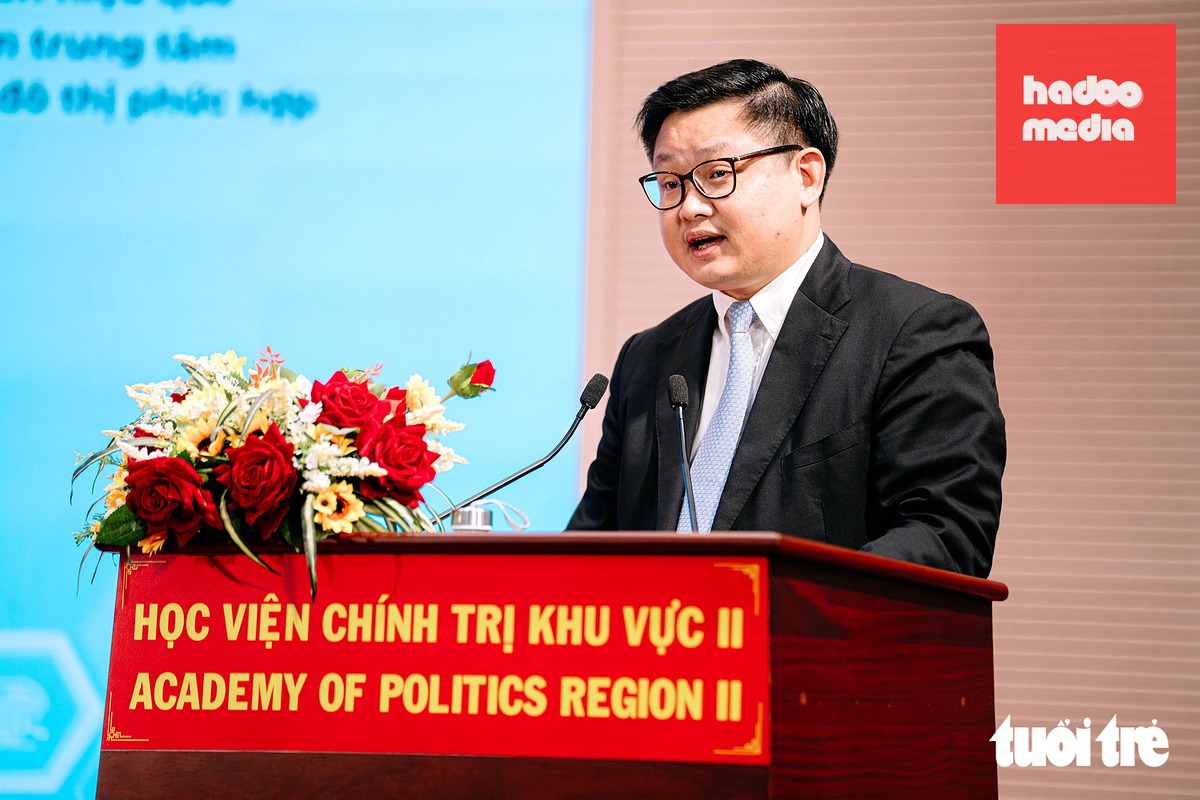 PGS.TS Đậu Hương Nam, Vụ trưởng Vụ Hợp tác quốc tế, Học viện Chính trị quốc gia Hồ Chí Minh phát biểu tại diễn đàn - Ảnh: THANH HIỆP