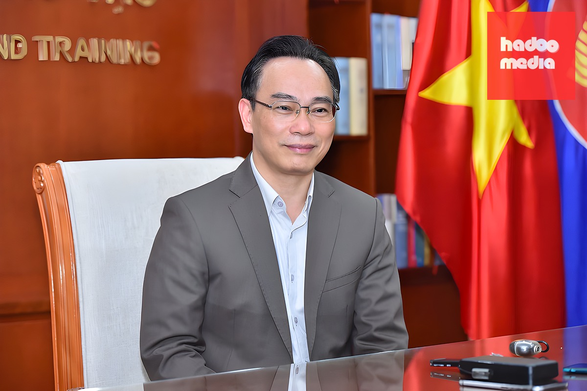 Bộ trưởng Bộ Giáo dục và Đào tạo Hoàng Minh Sơn - Ảnh: MOET