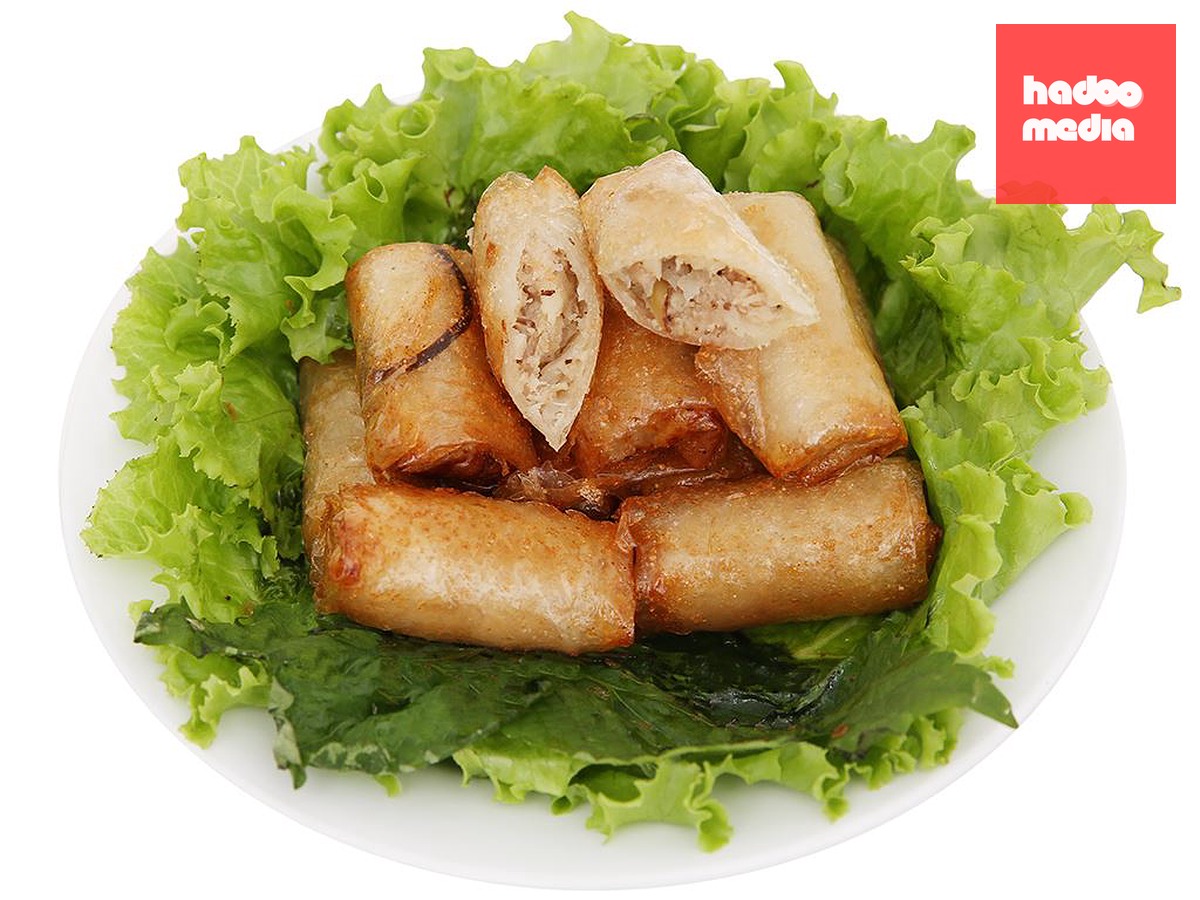 Món chả giò Cầu Tre từng gắn với tuổi thơ của nhiều người tiêu dùng.