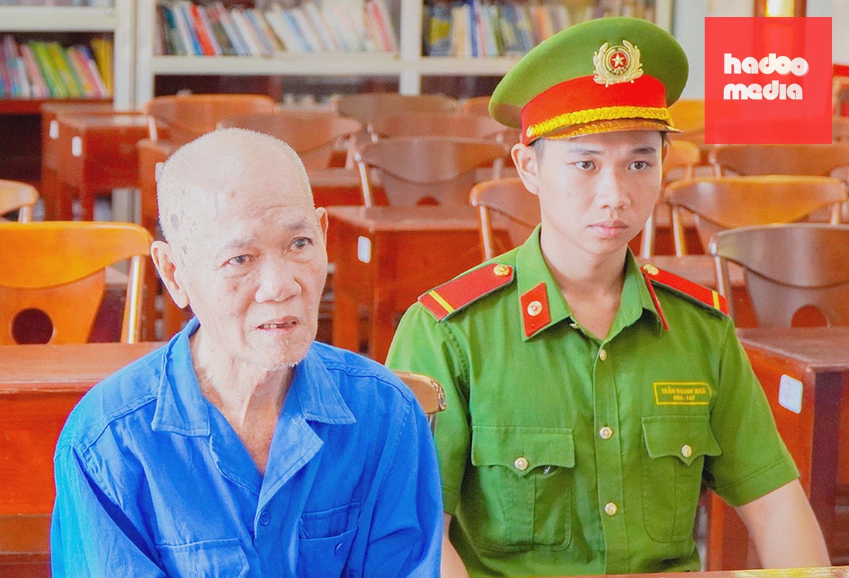 Trần Hoàng Minh tại cơ quan công an. Ảnh: Công an Vĩnh Long