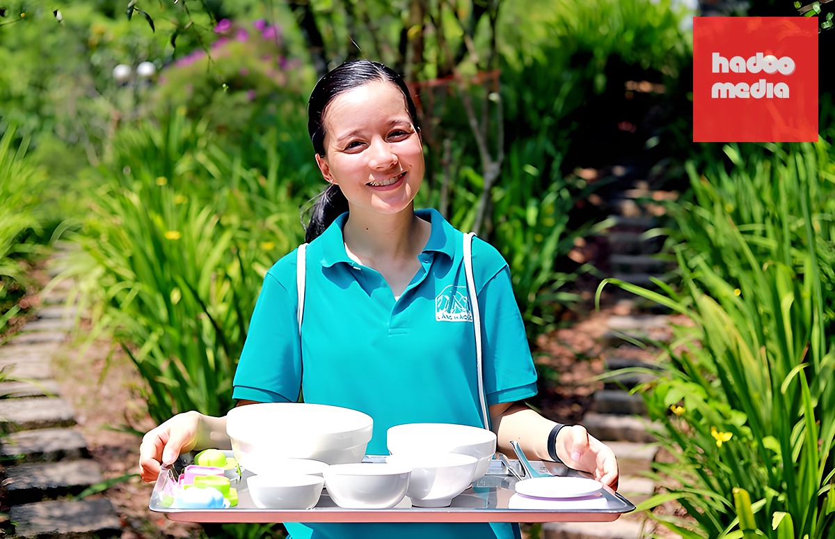 MC Minh Trang là người sáng lập Làng Háo Hức, trại hè từng gây tranh cãi - Ảnh: Fanpage Làng Háo Hức