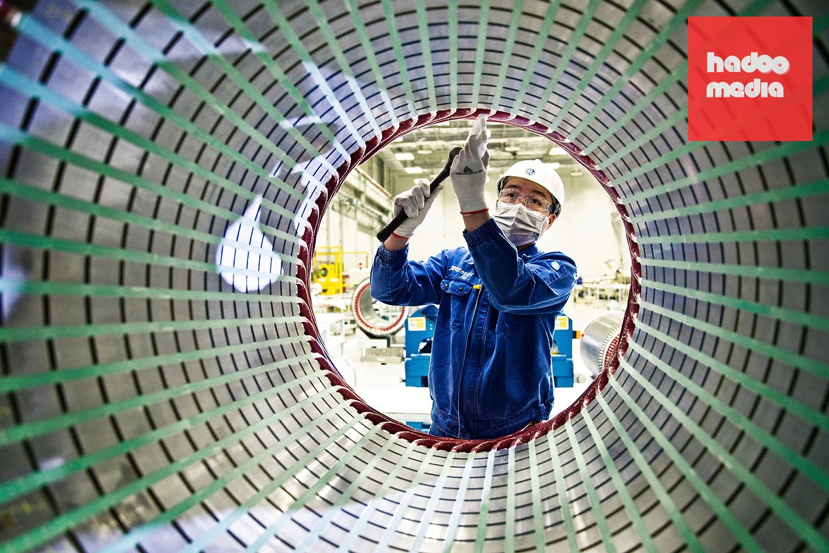 GE Vernova tính toán rằng lực lượng lao động toàn thời gian (FTE) trong ngành điện Việt Nam cần tăng 67%, từ 300.000 người hiện nay lên 500.000 người vào năm 2035 để đủ năng lực vận hành và quản lý hệ thống điện thế hệ mới - Ảnh: D.N.