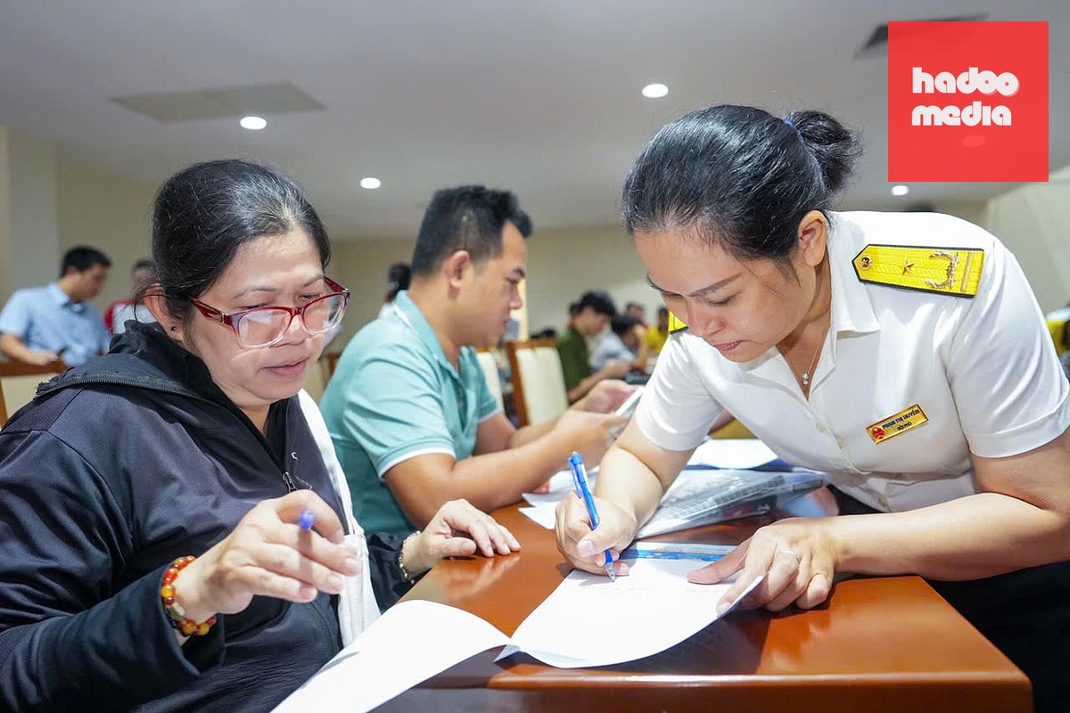 Bộ Tài chính đề xuất hộ kinh doanh có doanh thu tới 10 tỉ đồng/năm được tính thuế tỉ lệ trên doanh thu từ năm 2026 - Ảnh: HỮU HẠNH