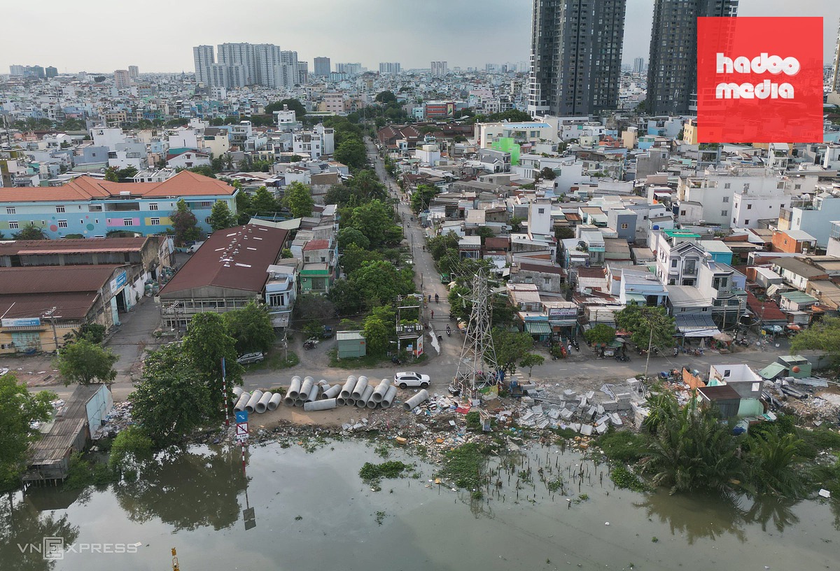 Dỡ nhà thi công cầu đường Bình Tiên sau 10 năm chậm tiến độ