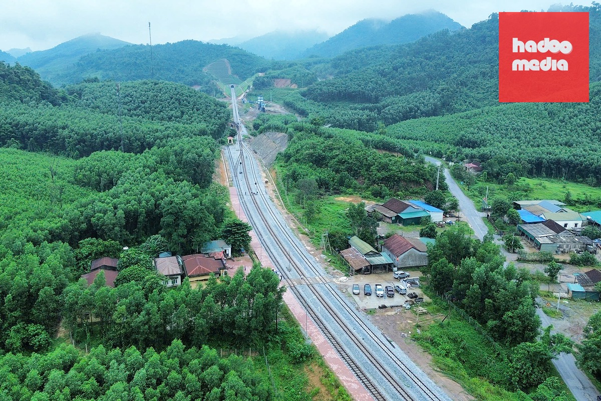 Hầm đường sắt Khe Nét đã chính thức nối với tuyến đường sắt Bắc - Nam - Ảnh: M.TH
