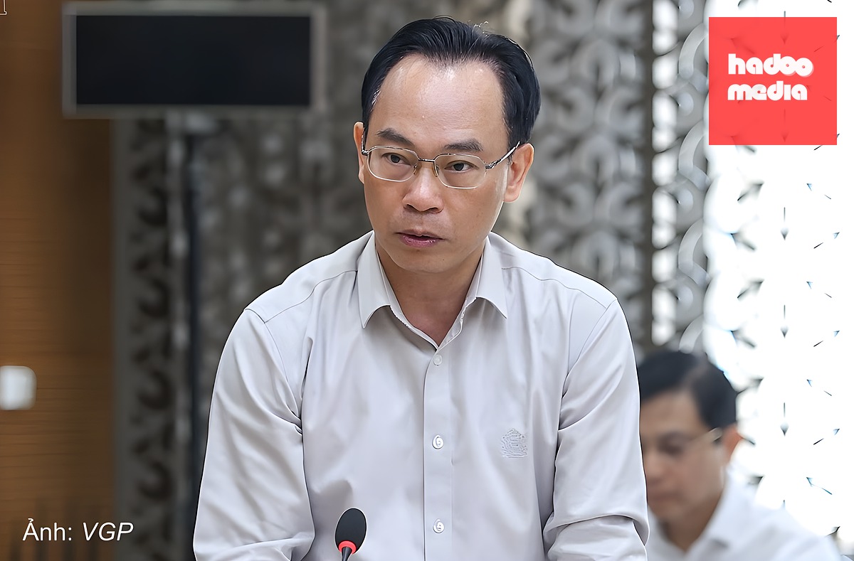 Bộ trưởng Giáo dục và Đào tạo Hoàng Minh Sơn phát biểu tại cuộc họp với Thủ tướng, sáng 21/9. Ảnh: VGP